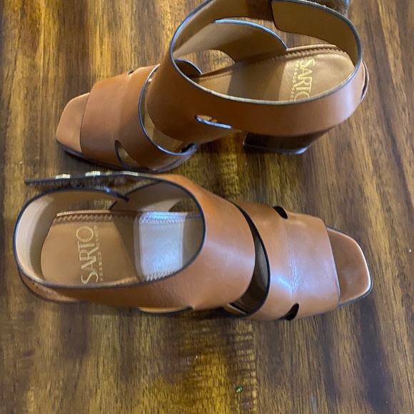 Shoes - Picture 5 of 8